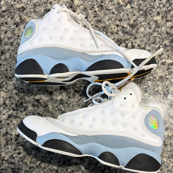 Jordan 13s Kids Sneakers in White and Blue - Picture 14 of 16